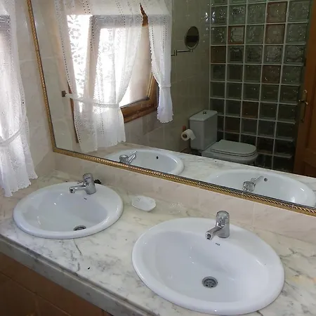 Azahara Tatil Evi *
